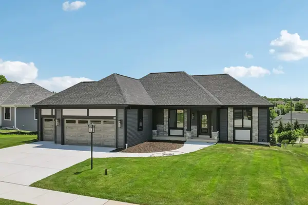 713 Panorama Dr, Waukesha, WI 53188