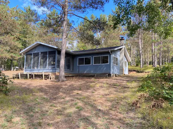 N11371 Newton Lake Rd, Athelstane, WI 54104