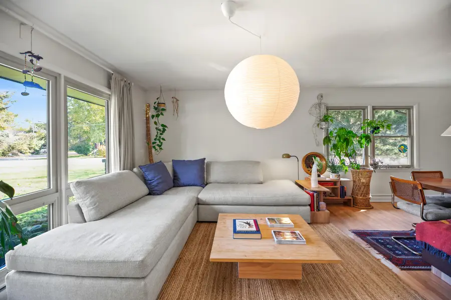 723 W Riverview Dr, Glendale, WI 53209 - Image #2