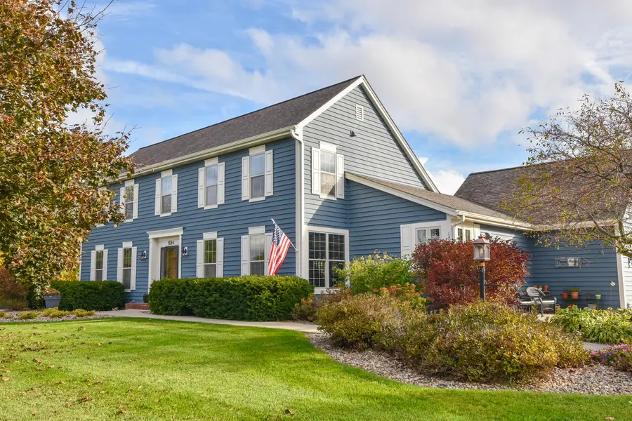 1694 Wolf Run Dr, Richfield, WI 53076 - Image #2