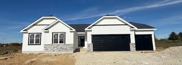 851 Golf Dr, Jefferson, WI 53549 - Image #1