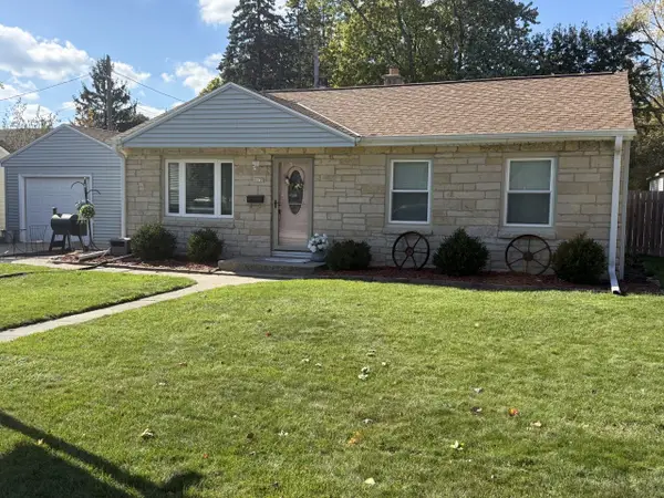 1135 8th Ave, Grafton, WI 53024