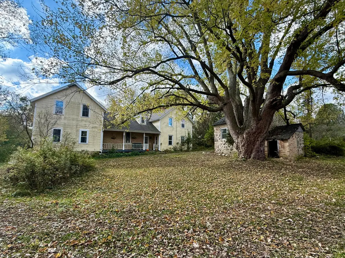 8878 Orchard Valley Rd, West Bend, WI 53090 - Image #1