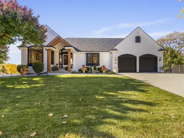 635 W Pierre Ln, Port Washington, WI 53074