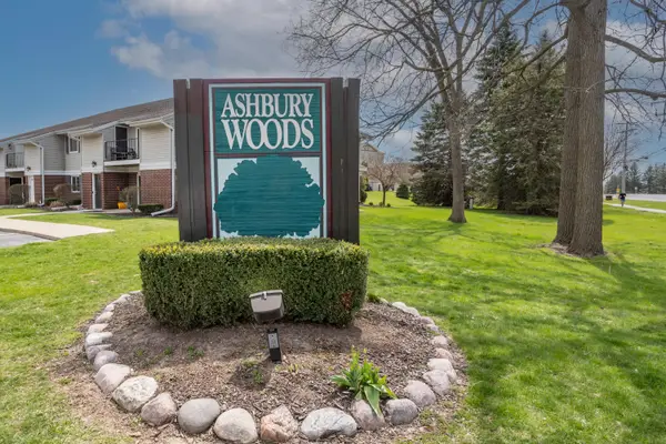 N110W16867 Ashbury Cir, Germantown, WI 53022