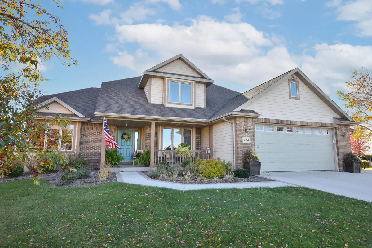 123 Linden Ln, Cedar Grove, WI 53013 - Image #1