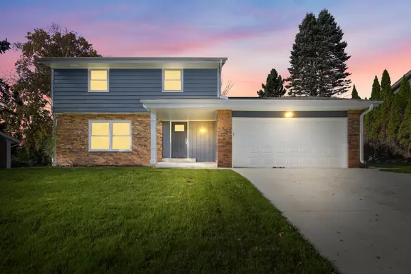 1569 Parkview Ln, Port Washington, WI 53074