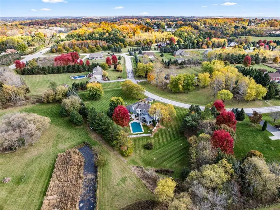 1641 Prairie Ln, Richfield, WI 53033 - Image #2