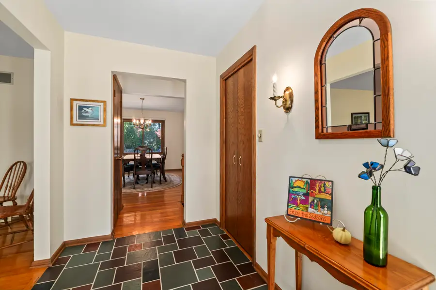 W279N4997 S Courtland Cir, Lisbon, WI 53072 - Image #2