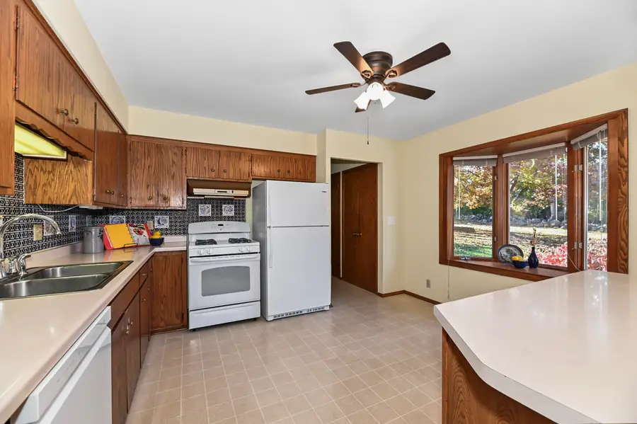 W279N4997 S Courtland Cir, Lisbon, WI 53072 - Image #3