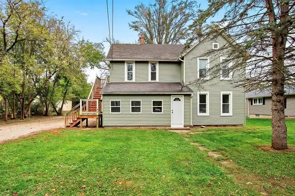 698 N 1st St, Palmyra, WI 53156