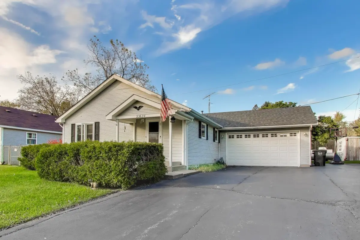 23624 124th St, Trevor, WI 53179 - Image #1