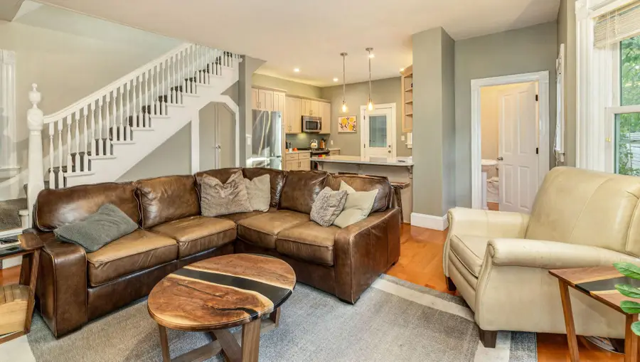 1764 N Astor St, Milwaukee, WI 53202 - Image #3