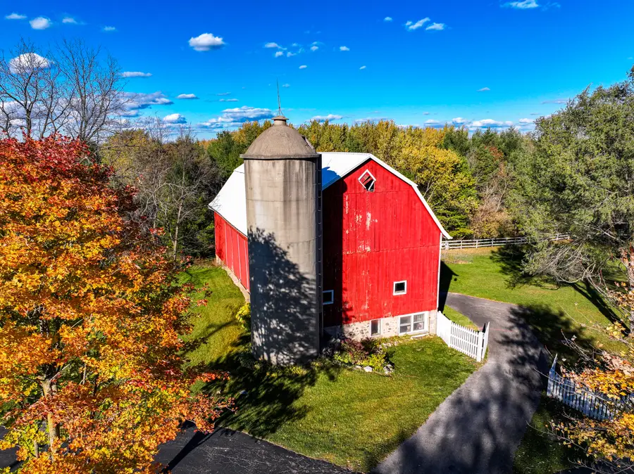 3204 Division Rd, Jackson, WI 53037 - Image #2