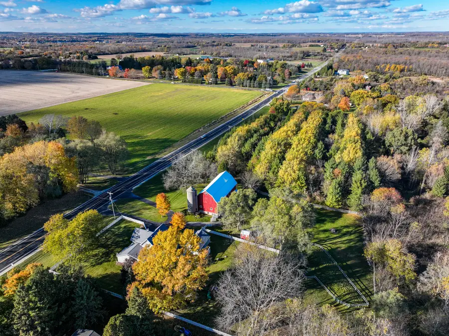 3204 Division Rd, Jackson, WI 53037 - Image #3