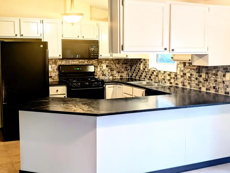 N7436 Grand View Dr, Whitewater, WI 53190 - Image #2