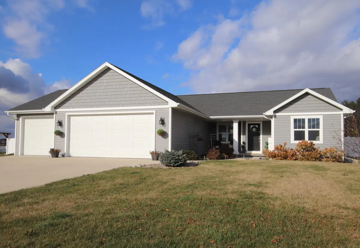 536 Deerview Dr, Reedsville, WI 54230 - Image #1