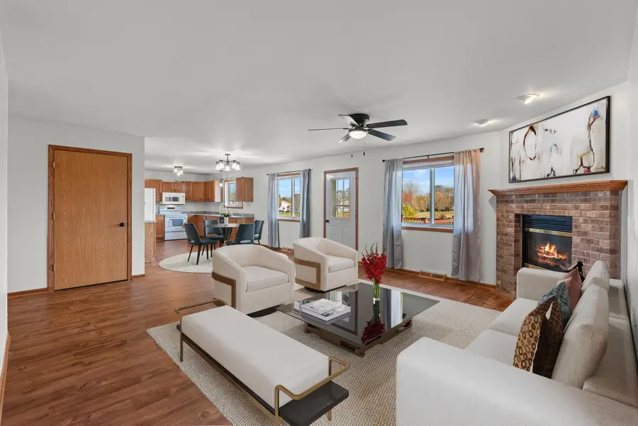 836 Tower Dr, Hartford, WI 53027 - Image #3