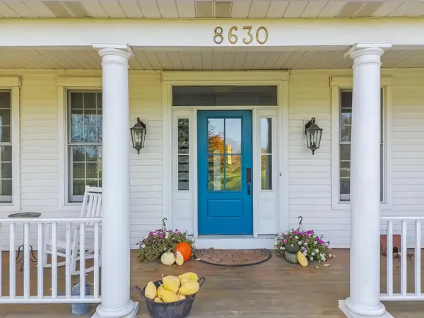 8630 Fox River Rd, Salem Lakes, WI 53105