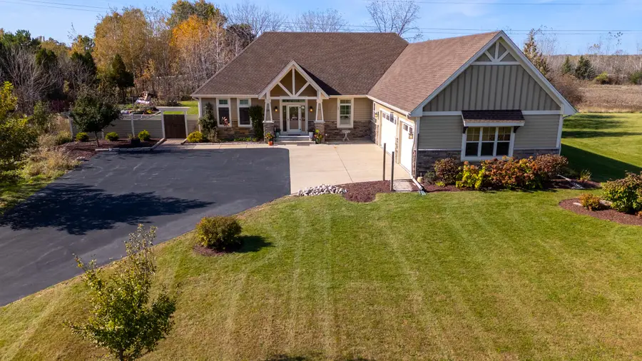 1935 Blacksmith Rd, Cedarburg, WI 53012 - Image #3