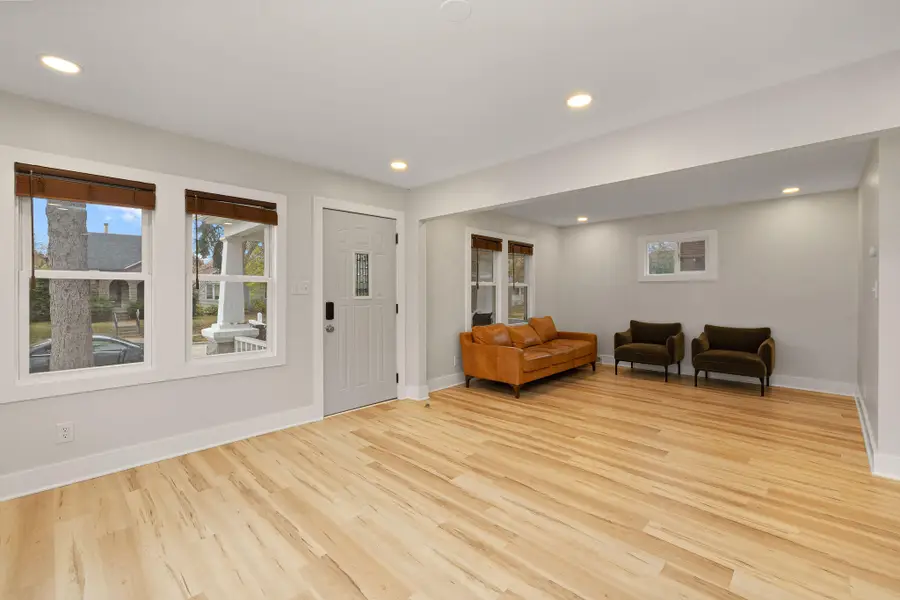 3772 S Rutland Ave, Saint Francis, WI 53235 - Image #3