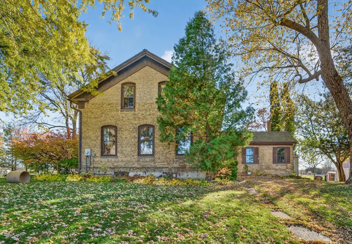 1003 N Plymouth Trl, New Holstein, WI 53061 - Image #1