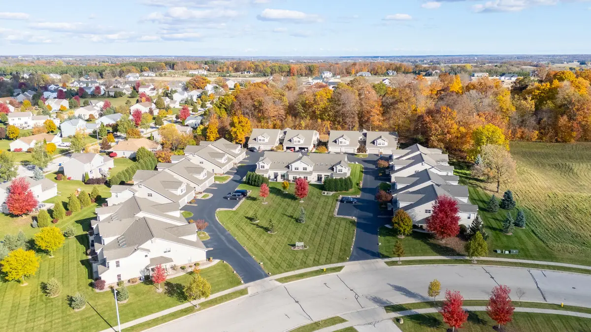 572 Cedar Bluffs Way, Slinger, WI 53086 - Image #1