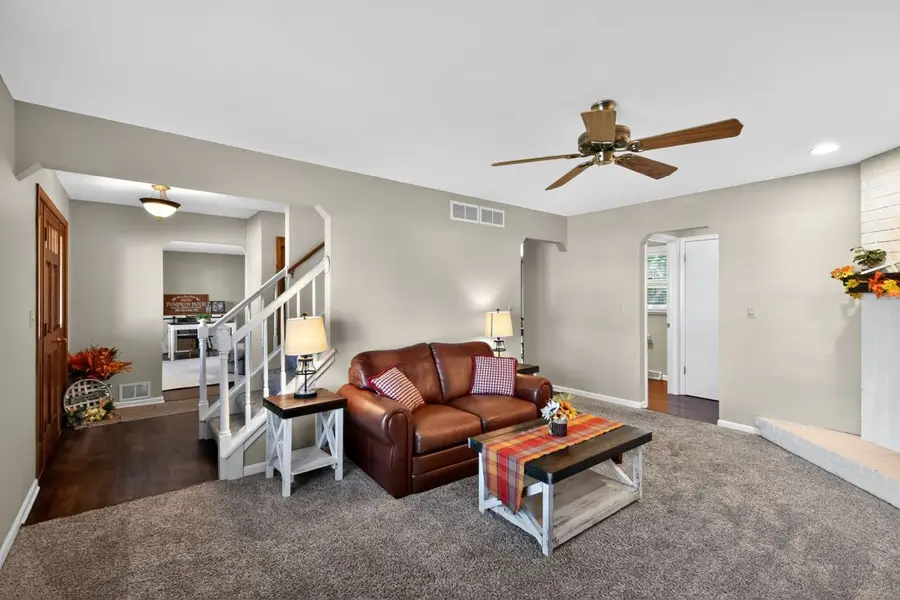 N106W16321 Old Farm Rd, Germantown, WI 53022 - Image #2