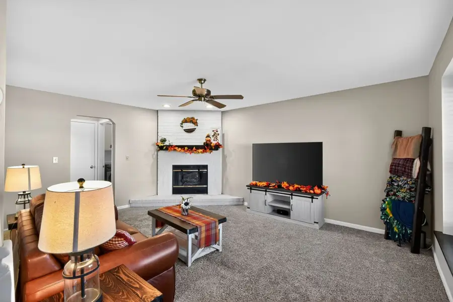 N106W16321 Old Farm Rd, Germantown, WI 53022 - Image #3