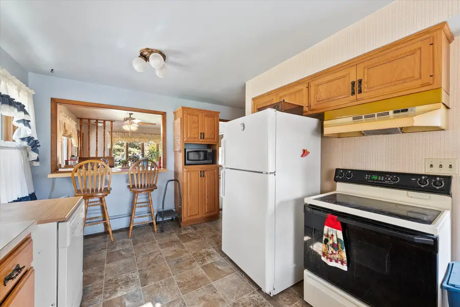 200 W Lake Dr, Random Lake, WI 53075 - Image #2