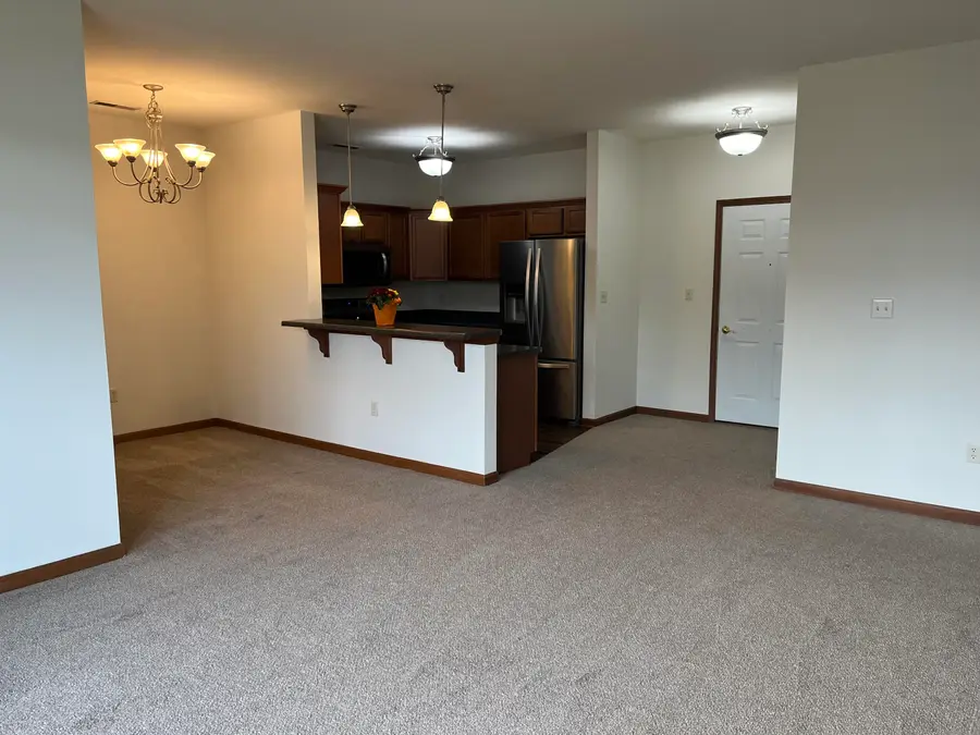 W197N16925 Stonewall Dr, Jackson, WI 53037 - Image #3