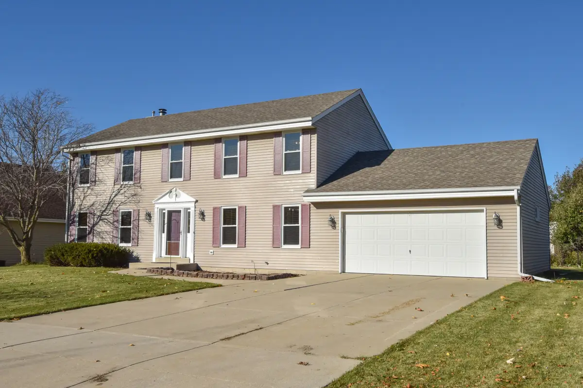11458 W Balboa St, Franklin, WI 53132 - Image #1