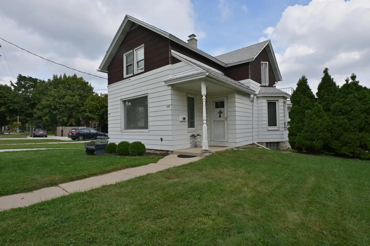 850 Glenview Ave, Wauwatosa, WI 53213 - Image #1