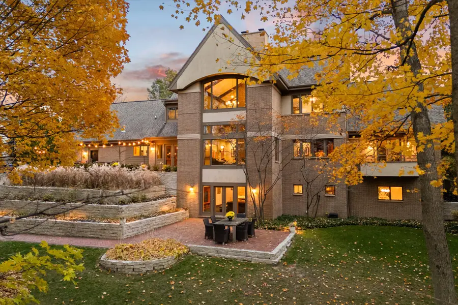 1319 Creekside Ct, Grafton, WI 53024 - Image #3