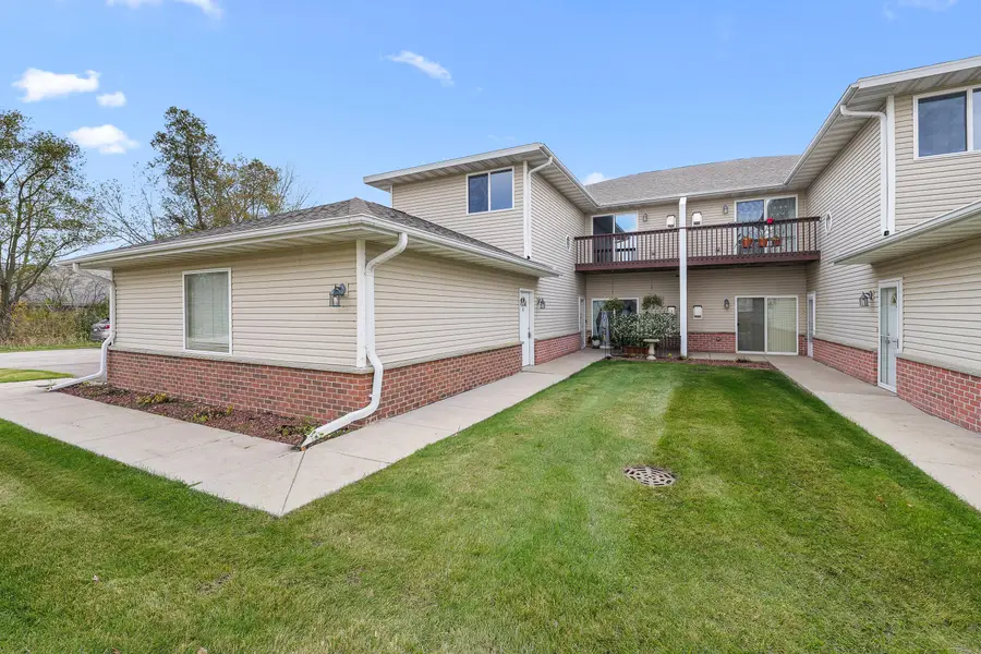 326 Brookside Dr, Mayville, WI 53050 - Image #2
