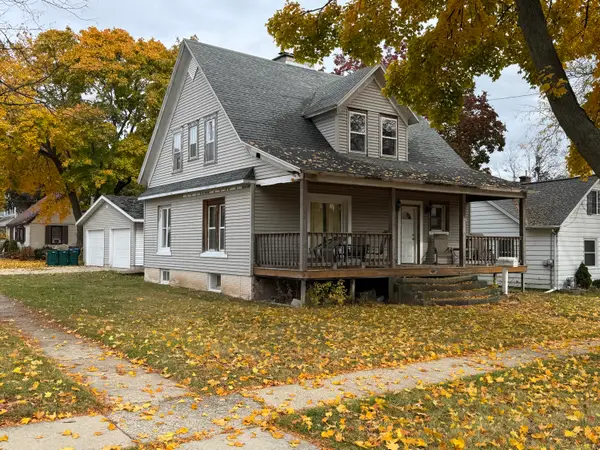 812 W Sherman Ave, Fort Atkinson, WI 53538