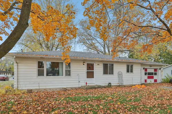 909 Mulberry St, Lake Mills, WI 53551