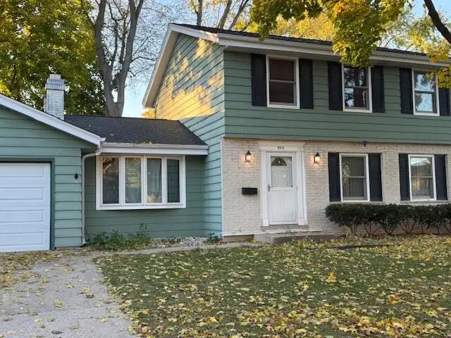 1804 Hemit Ave, Waukesha, WI 53189 - Image #2