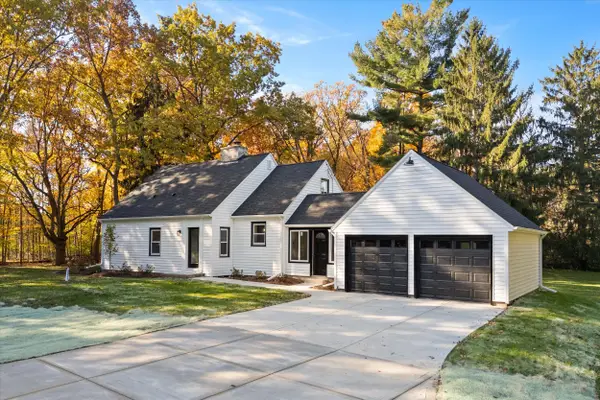 W204N9269 Lannon Rd, Menomonee Falls, WI 53051