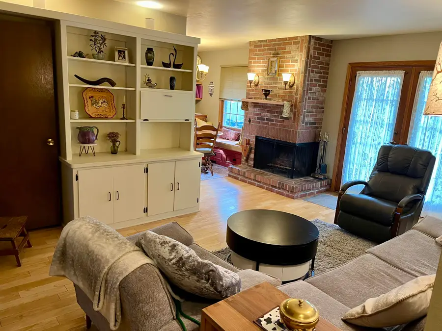 16 Illinois St, Racine, WI 53405 - Image #2