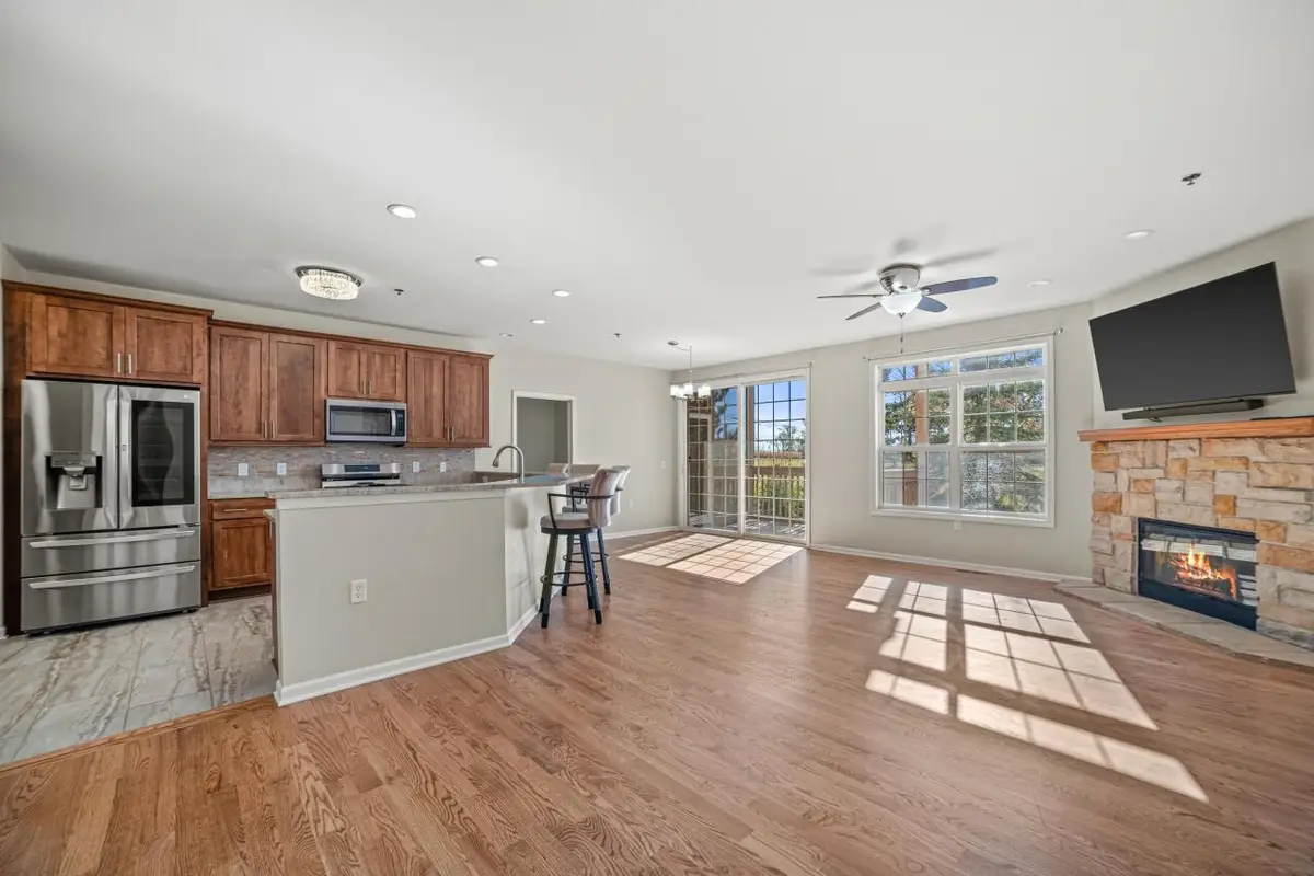 9227 S 51st St, Franklin, WI 53132 - Image #1