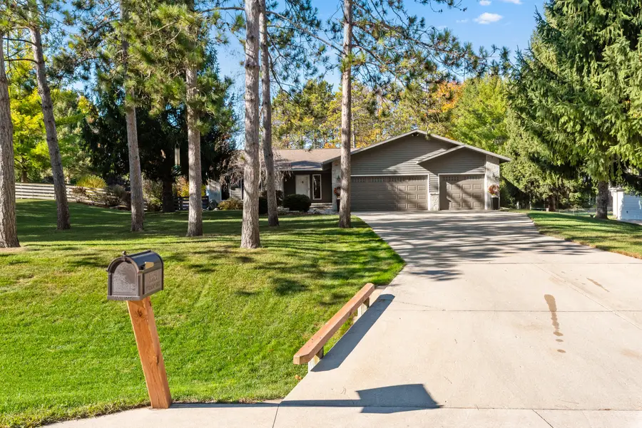 5589 Whispering Pines Dr, Trenton, WI 53095 - Image #2