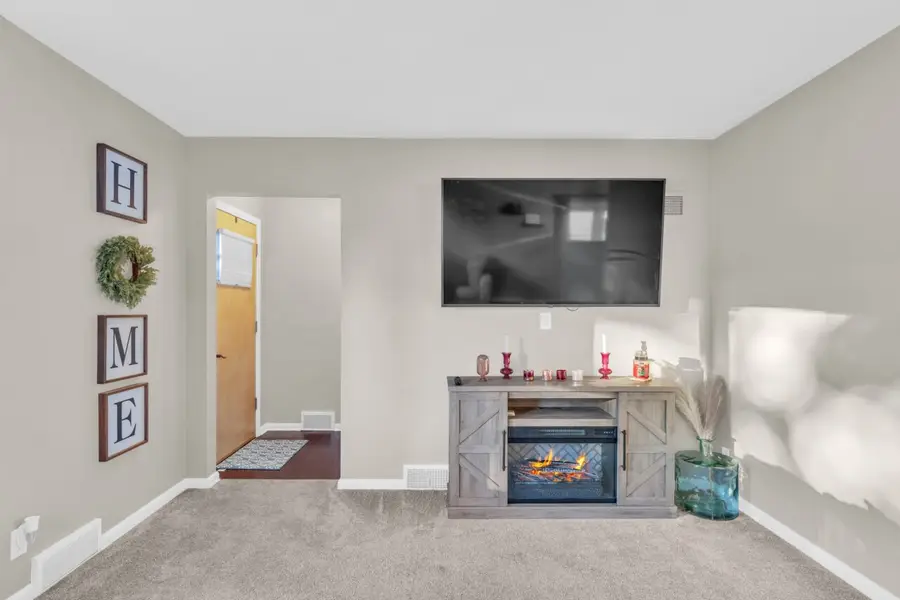 905 Indiana St, Racine, WI 53405 - Image #2