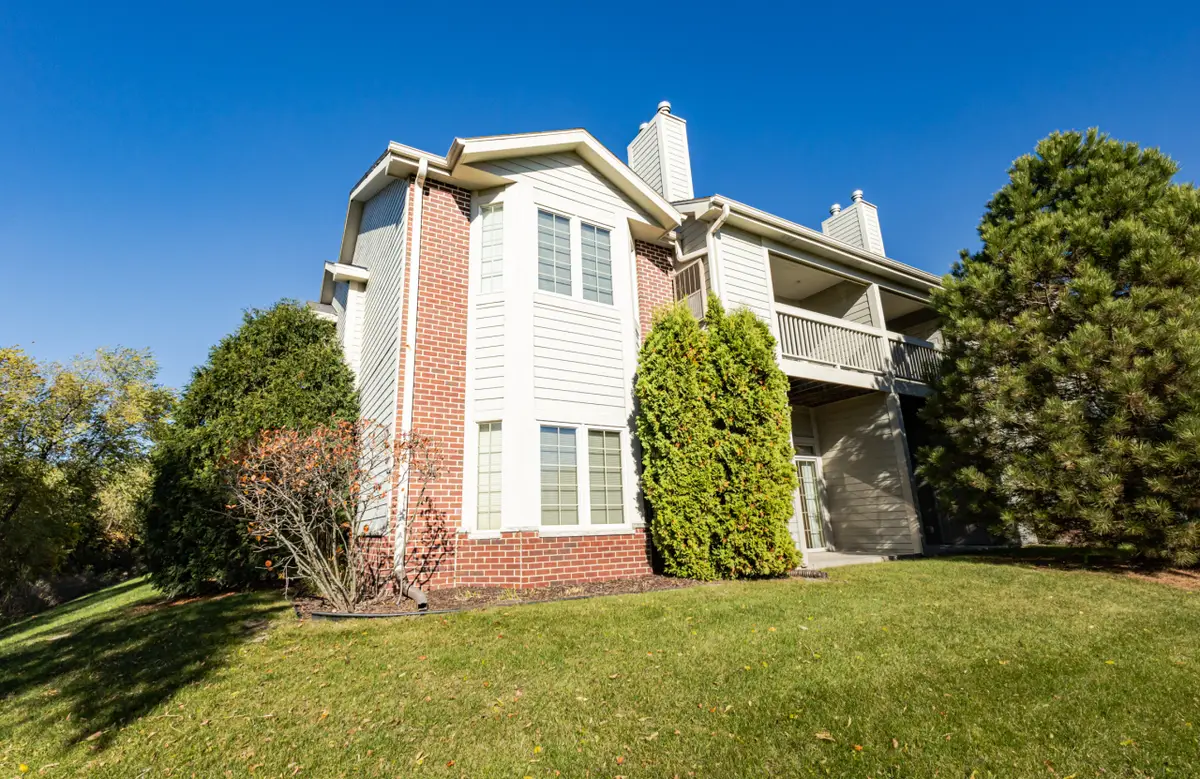 4893 S Forest Ridge Dr, New Berlin, WI 53151 - Image #1