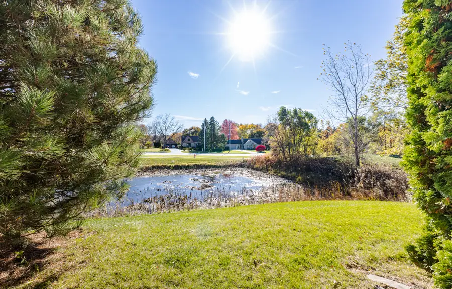 4893 S Forest Ridge Dr, New Berlin, WI 53151 - Image #2