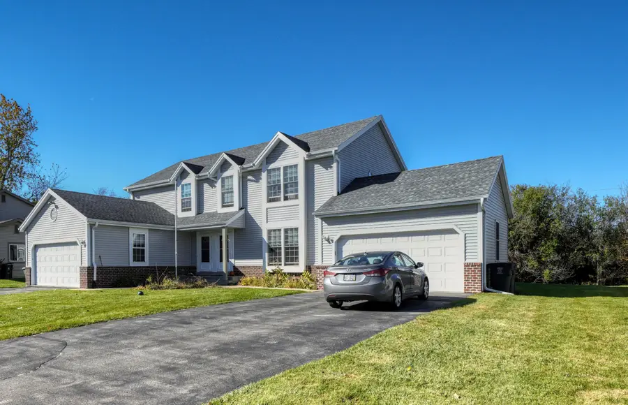 418 N 6th St, Waterford, WI 53185 - Image #3