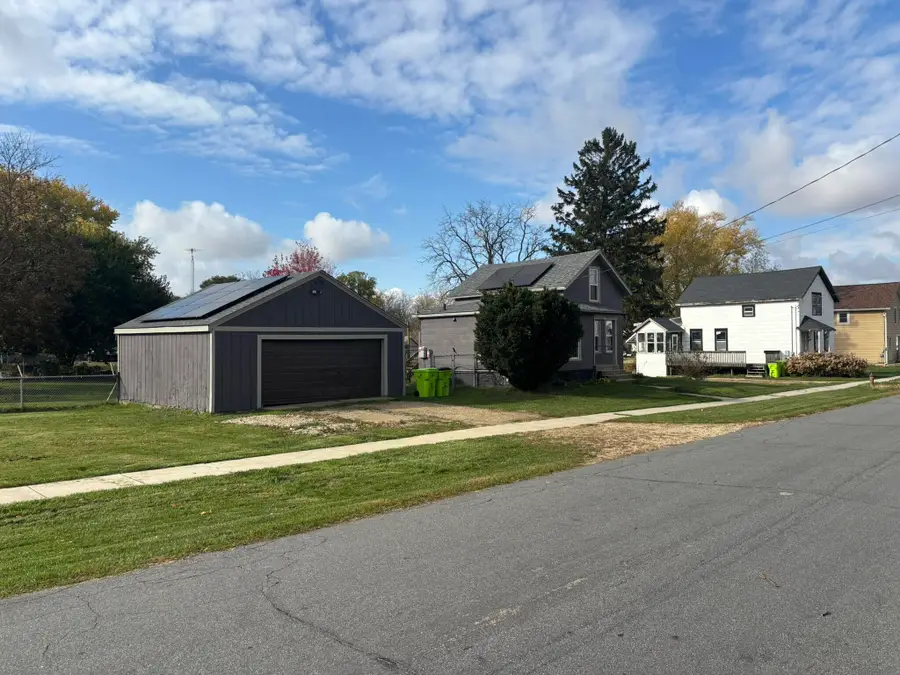 137 Plain St, Sharon, WI 53585 - Image #2
