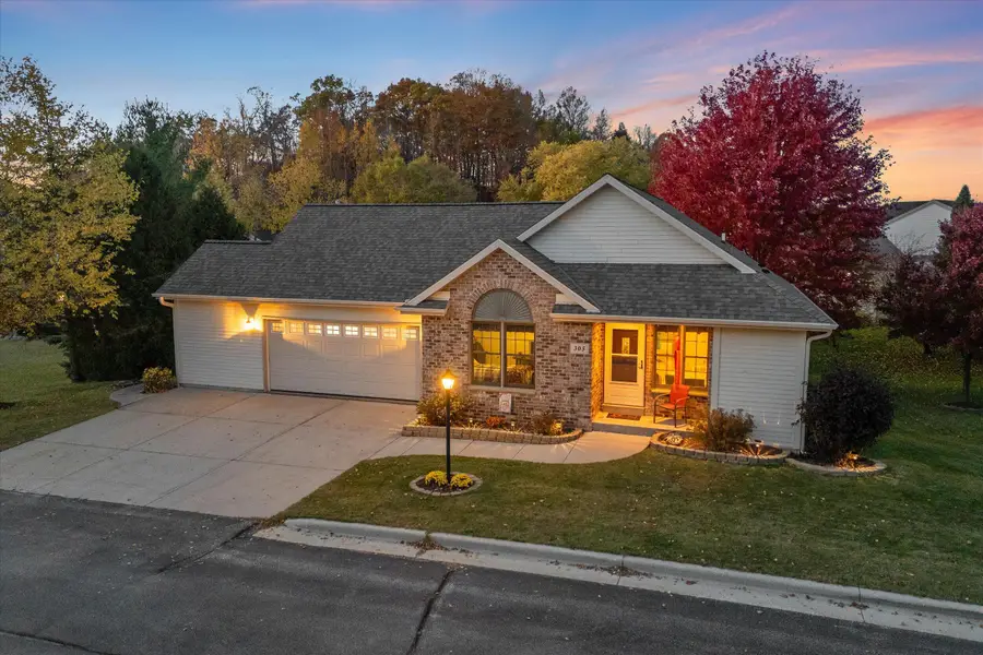 305 Kames Ct, Slinger, WI 53086 - Image #3