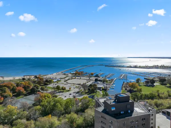 1919 N Summit Ave, Milwaukee, WI 53202