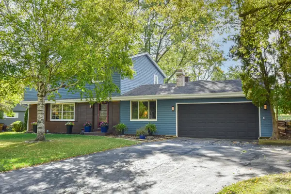 641 W Fairy Chasm Rd, Bayside, WI 53217